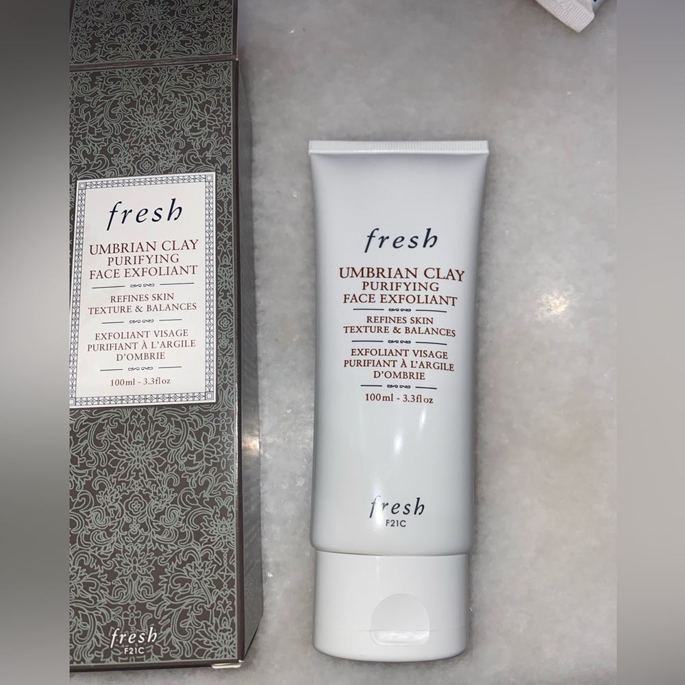 NWT Umbrian Clay Pore Purifying Face Exfoliator